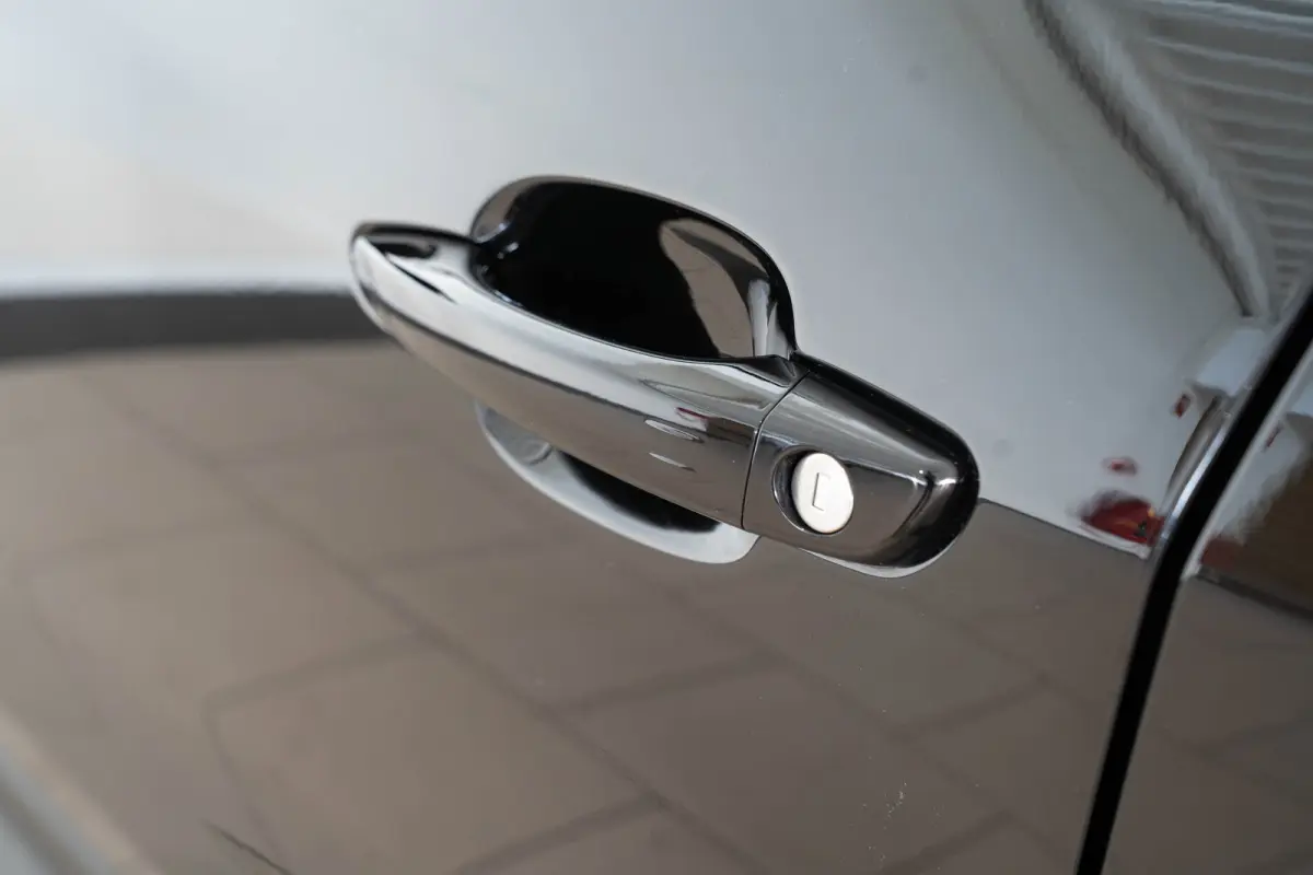 1.2 e-Hybrid Summit | Tot 8 Jaar Garantie | Navigatie | Stoelverwarming | Voorruit Verwarming | Camera | Apple Carplay & Android Auto |
