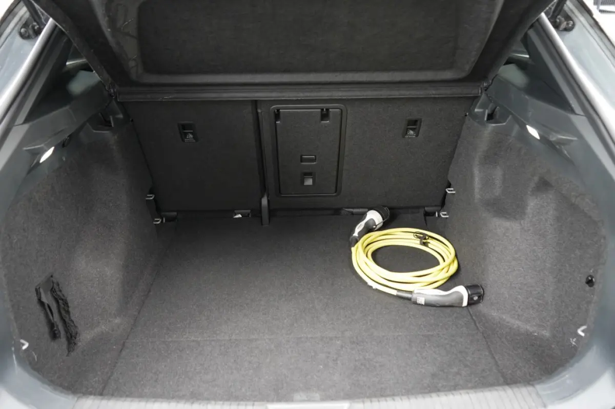 Business 77 kWh | 95,06% SOH | Leder | IQ | Camera | Adap. Cruise |