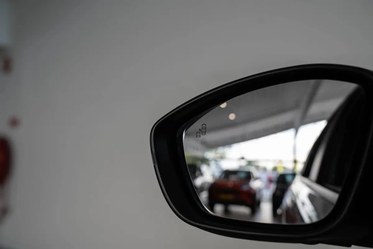 1.2 e-Hybrid Summit | Camera | Elektrische Achterklep | Navigatie | Apple Carplay & Android Auto | Climate Controle |