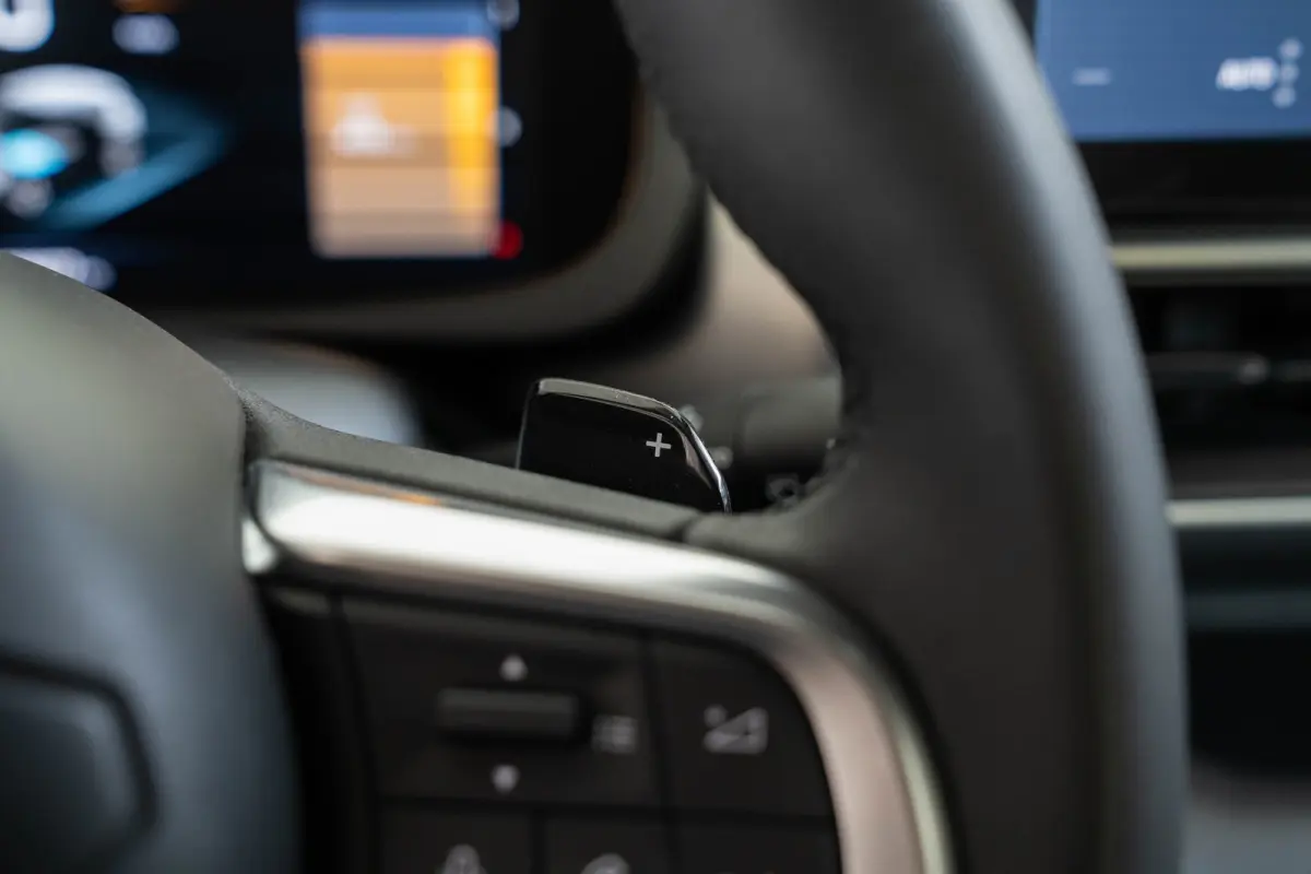 1.2 e-Hybrid Summit | Camera | Elektrische Achterklep | Navigatie | Apple Carplay & Android Auto | Climate Controle |
