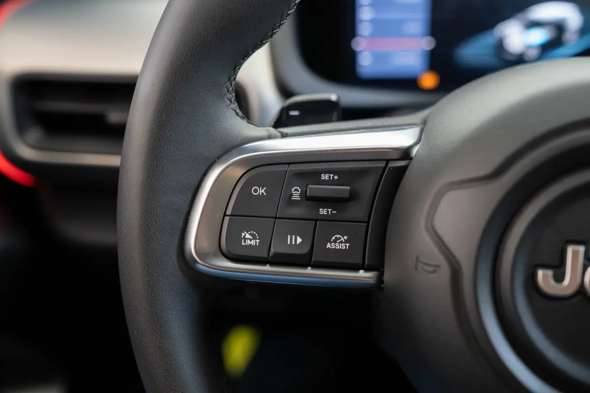 1.2 e-Hybrid Summit | Camera | Elektrische Achterklep | Navigatie | Apple Carplay & Android Auto | Climate Controle |