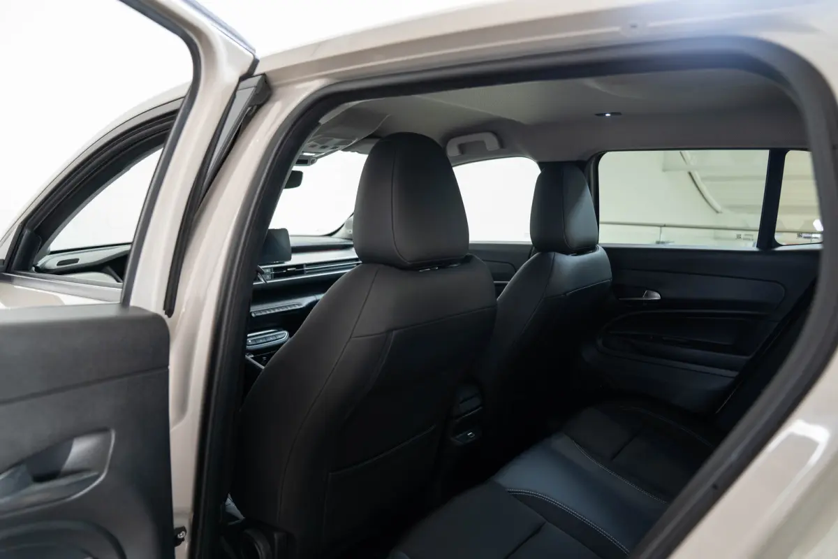 1.2 e-Hybrid Summit | Camera | Elektrische Achterklep | Navigatie | Apple Carplay & Android Auto | Climate Controle |