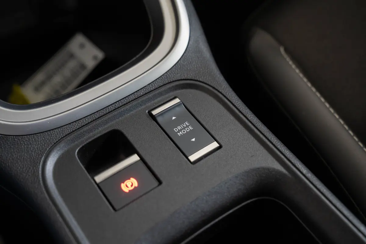1.2 e-Hybrid Summit | Camera | Elektrische Achterklep | Navigatie | Apple Carplay & Android Auto | Climate Controle |