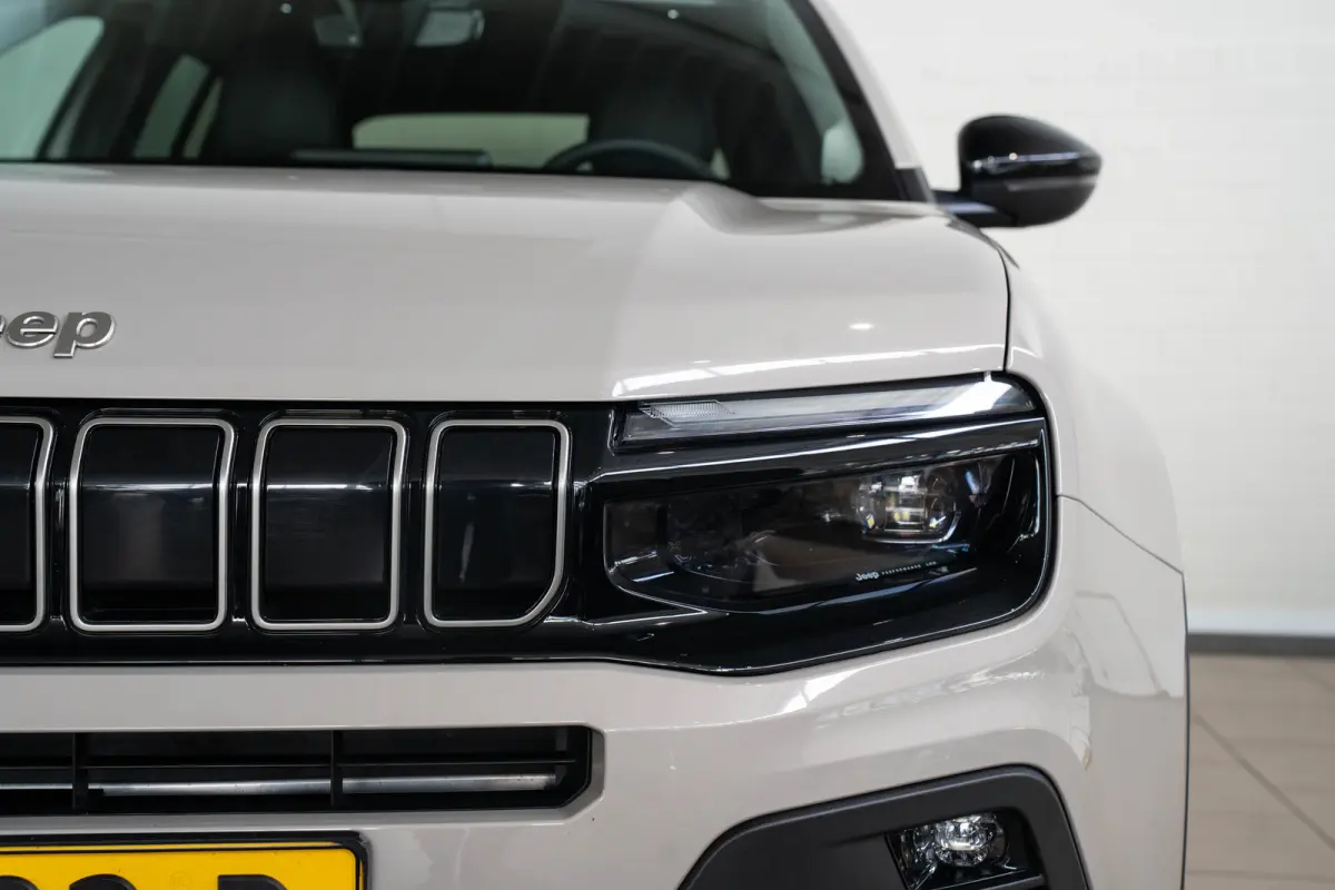 1.2 e-Hybrid Summit | Camera | Elektrische Achterklep | Navigatie | Apple Carplay & Android Auto | Climate Controle |