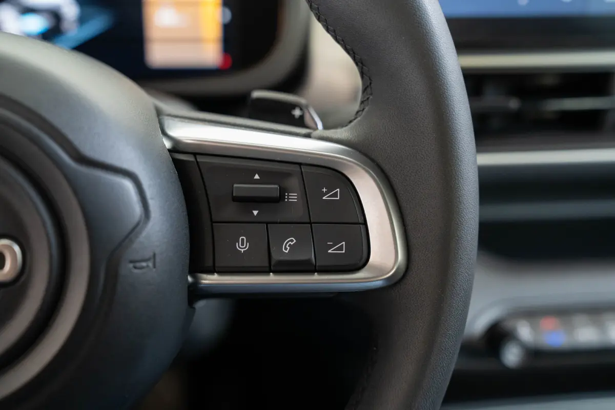 1.2 e-Hybrid Summit | Camera | Elektrische Achterklep | Navigatie | Apple Carplay & Android Auto | Climate Controle |