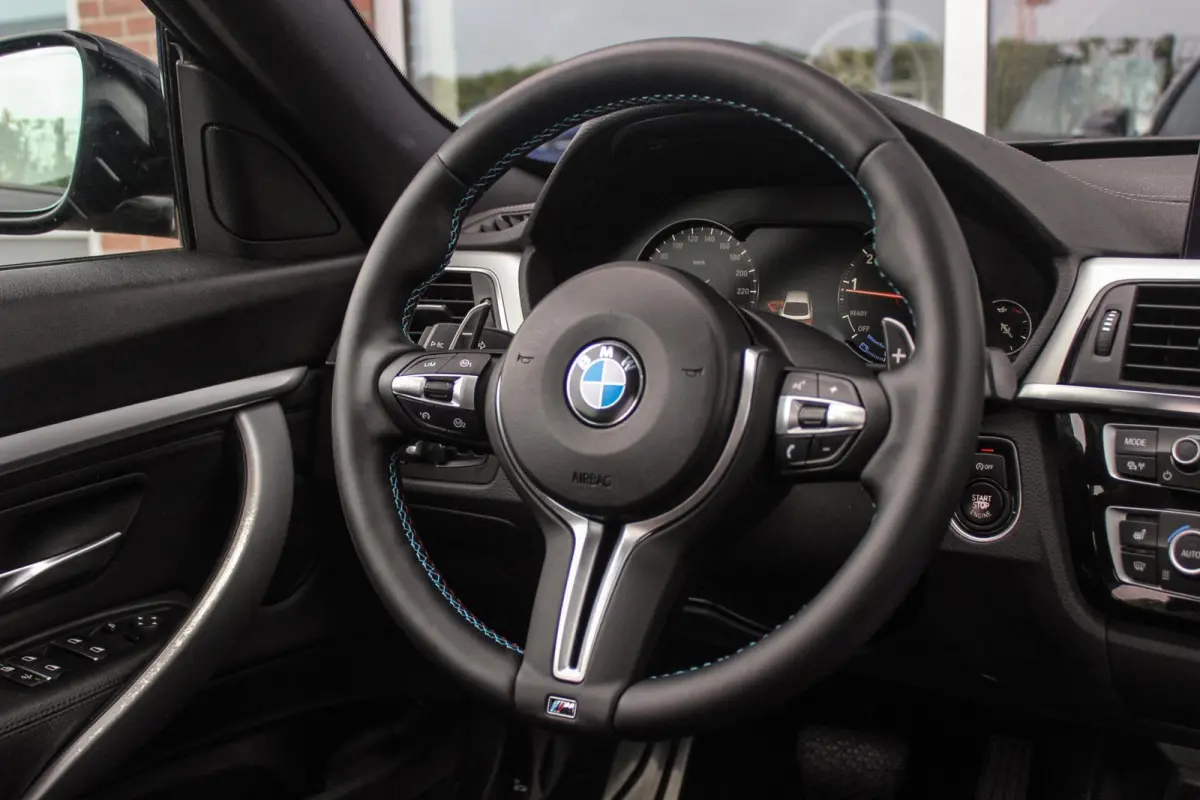 320i High Executive Edition | M Sportpakket | Panoramadak | Camera | HiFi audio | M-sportstuur | DAB | Cruise control | Stoelverwarming | LED | Park Assist