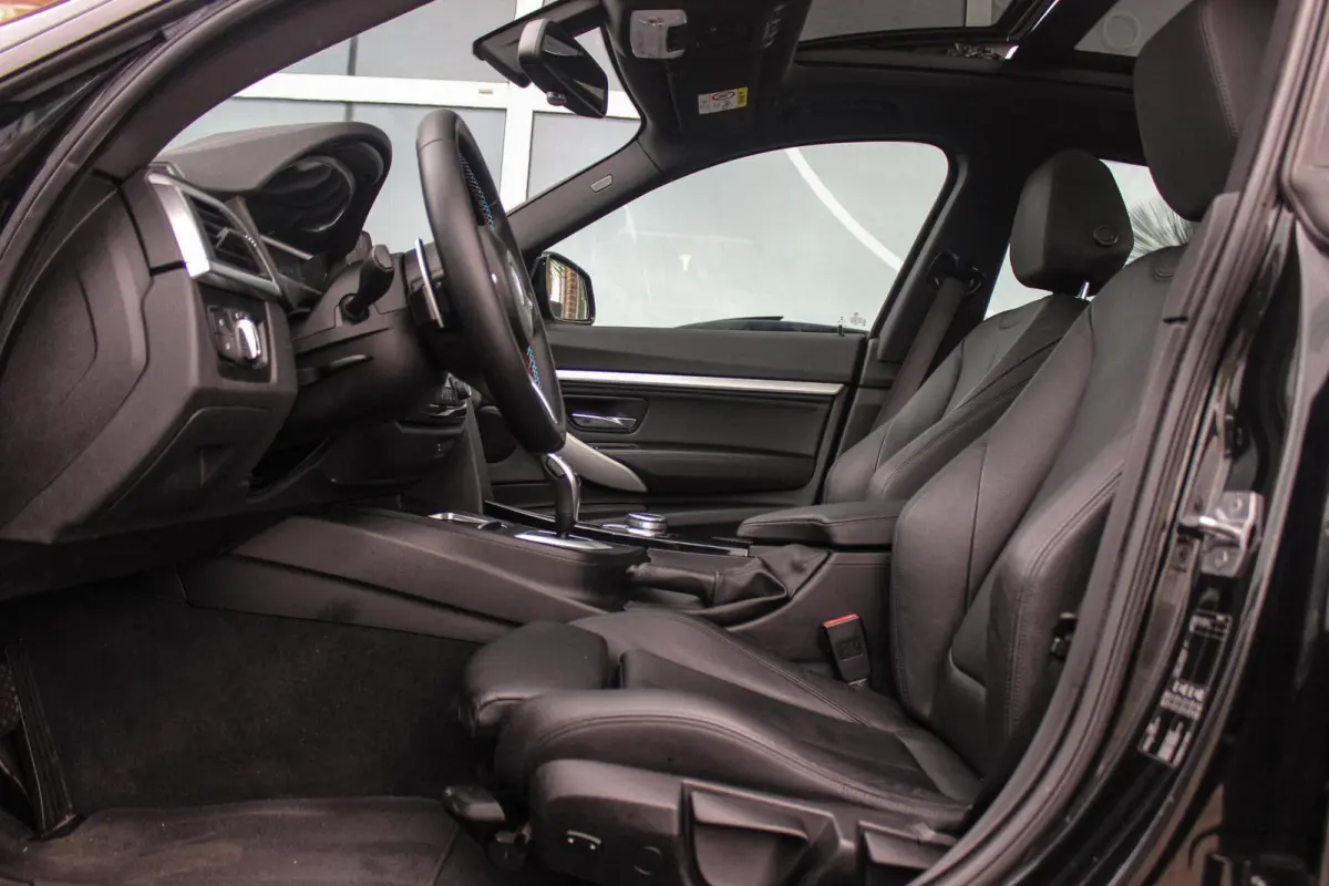 320i High Executive Edition | M Sportpakket | Panoramadak | Camera | HiFi audio | M-sportstuur | DAB | Cruise control | Stoelverwarming | LED | Park Assist