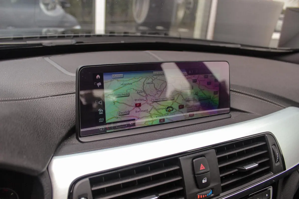 320i High Executive Edition | M Sportpakket | Panoramadak | Camera | HiFi audio | M-sportstuur | DAB | Cruise control | Stoelverwarming | LED | Park Assist