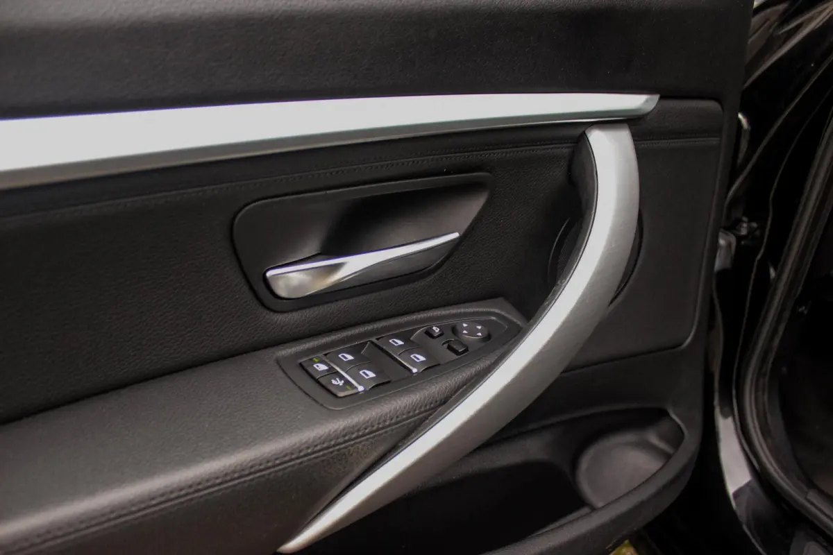 320i High Executive Edition | M Sportpakket | Panoramadak | Camera | HiFi audio | M-sportstuur | DAB | Cruise control | Stoelverwarming | LED | Park Assist