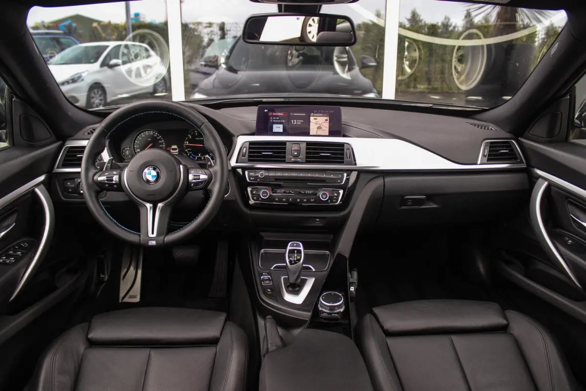 320i High Executive Edition | M Sportpakket | Panoramadak | Camera | HiFi audio | M-sportstuur | DAB | Cruise control | Stoelverwarming | LED | Park Assist