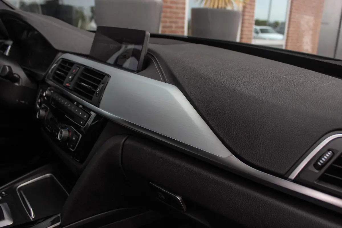 320i High Executive Edition | M Sportpakket | Panoramadak | Camera | HiFi audio | M-sportstuur | DAB | Cruise control | Stoelverwarming | LED | Park Assist