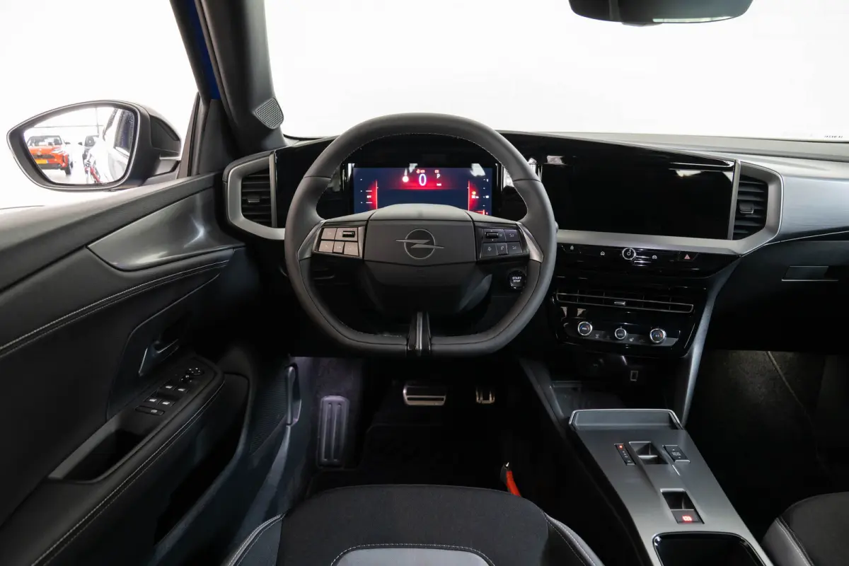 1.2 Turbo Hybrid GS | Tot 8 Jaar Garantie | Navigatie | Stoel & Stuurverwarming | Adaptive Cruise | Camera | Apple Carplay & Android Auto | Climate Controle |