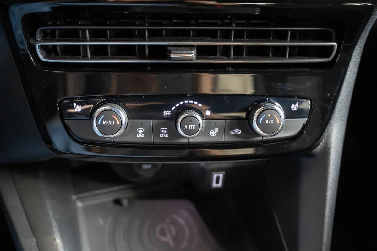 1.2 Turbo Hybrid GS | Tot 8 Jaar Garantie | Navigatie | Stoel & Stuurverwarming | Adaptive Cruise | Camera | Apple Carplay & Android Auto | Climate Controle |