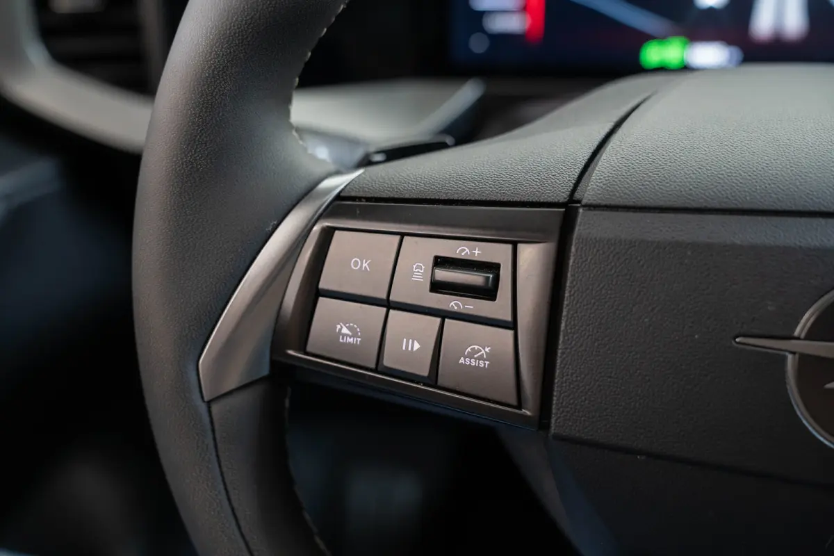 1.2 Turbo Hybrid GS | Tot 8 Jaar Garantie | Navigatie | Stoel & Stuurverwarming | Adaptive Cruise | Camera | Apple Carplay & Android Auto | Climate Controle |