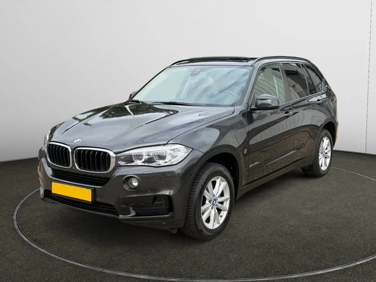 xDrive40e iPerformance- Panoramadak, Memory Seats, Sfeerverlichting, Camera, Virtual Cockpit