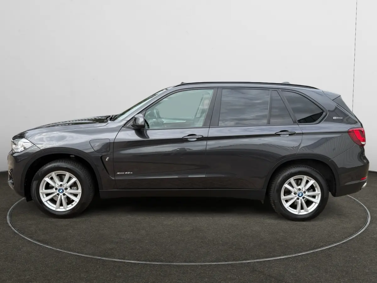 xDrive40e iPerformance- Panoramadak, Memory Seats, Sfeerverlichting, Camera, Virtual Cockpit