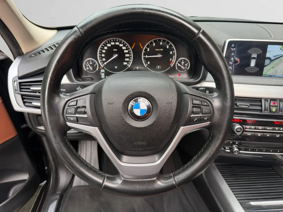xDrive40e iPerformance- Panoramadak, Memory Seats, Sfeerverlichting, Camera, Virtual Cockpit