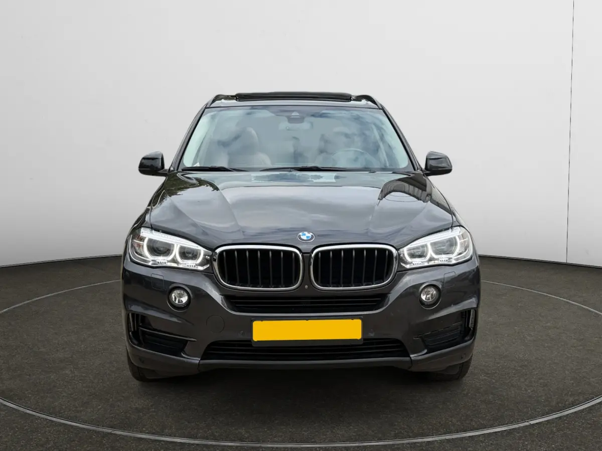 xDrive40e iPerformance- Panoramadak, Memory Seats, Sfeerverlichting, Camera, Virtual Cockpit