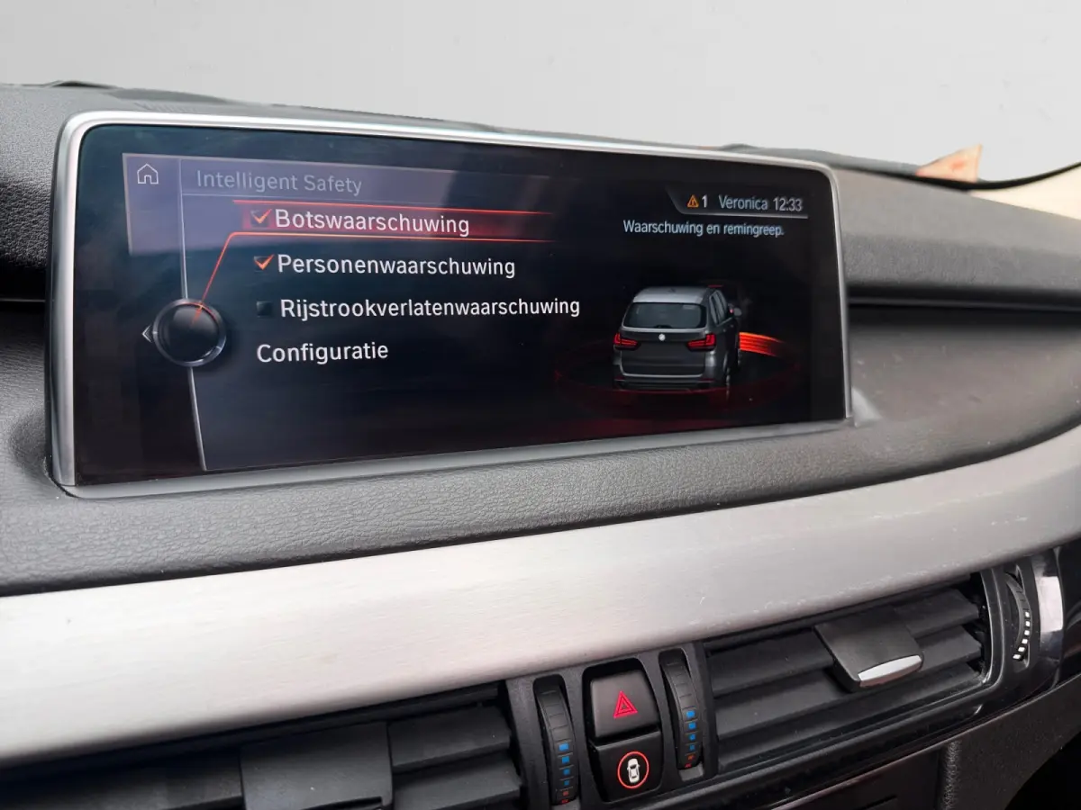 xDrive40e iPerformance- Panoramadak, Memory Seats, Sfeerverlichting, Camera, Virtual Cockpit