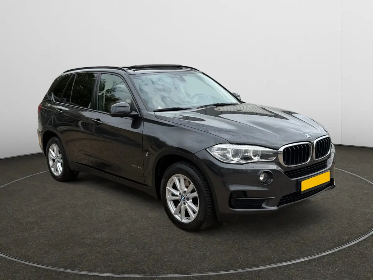 xDrive40e iPerformance- Panoramadak, Memory Seats, Sfeerverlichting, Camera, Virtual Cockpit