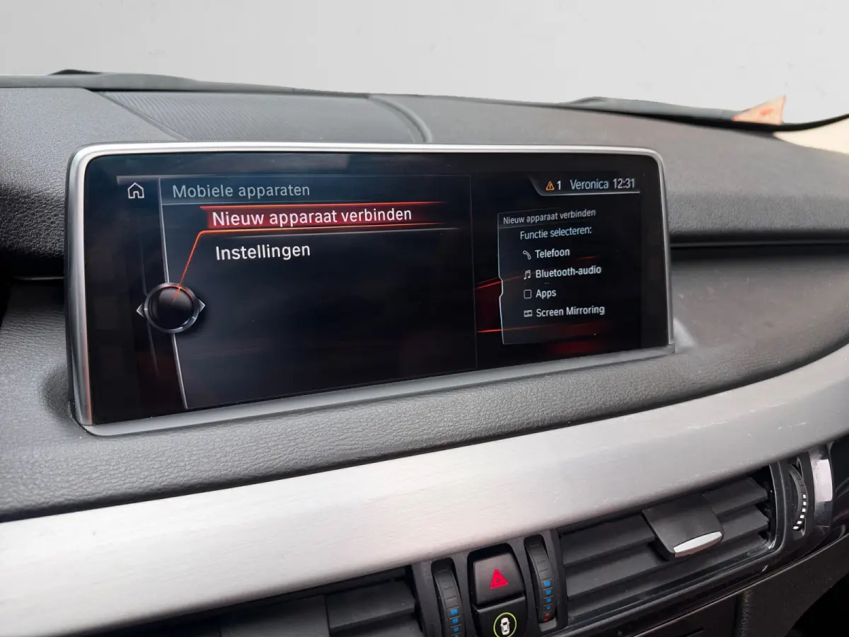 xDrive40e iPerformance- Panoramadak, Memory Seats, Sfeerverlichting, Camera, Virtual Cockpit