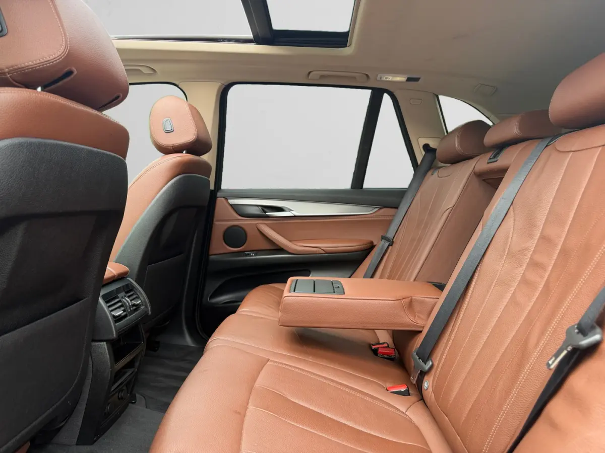 xDrive40e iPerformance- Panoramadak, Memory Seats, Sfeerverlichting, Camera, Virtual Cockpit