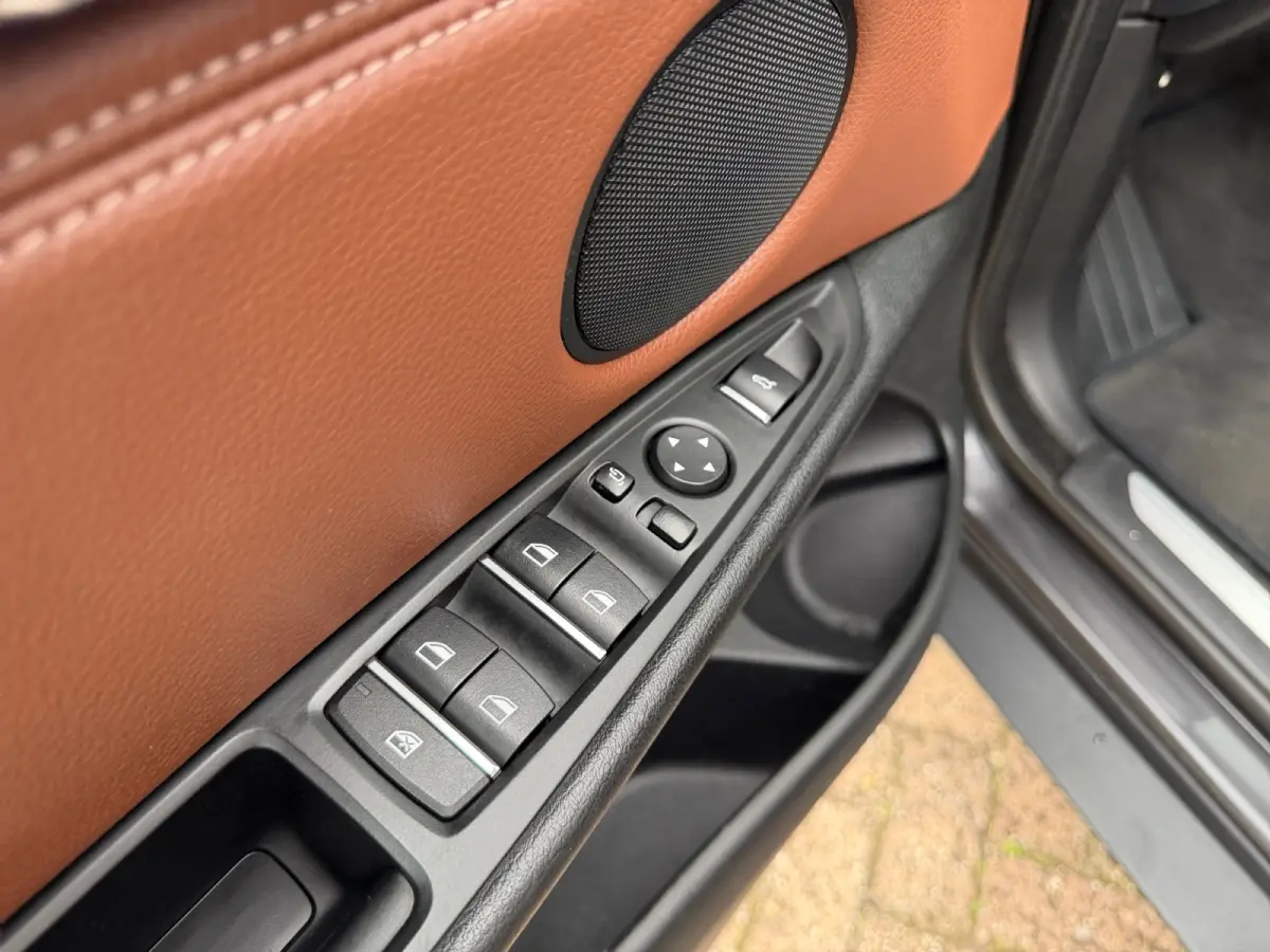 xDrive40e iPerformance- Panoramadak, Memory Seats, Sfeerverlichting, Camera, Virtual Cockpit
