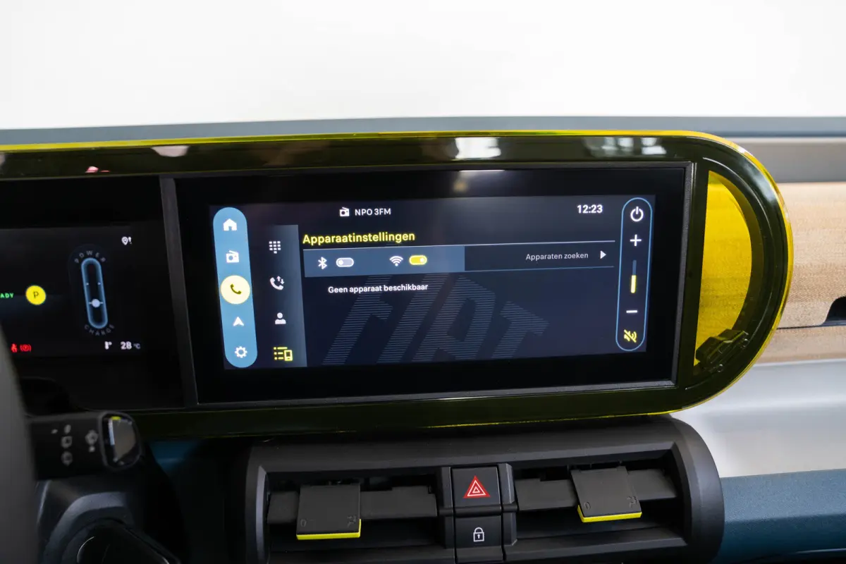 La Prima 11 kW 44 kWh | Tot 8 Jaar Garantie | Navigatie | Camera | Stoel & Stuurverwarming | Verwarmd voorraam | Apple Carplay & Android Auto | Climate Controle |