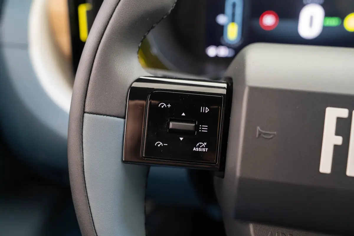 La Prima 11 kW 44 kWh | Tot 8 Jaar Garantie | Navigatie | Camera | Stoel & Stuurverwarming | Verwarmd voorraam | Apple Carplay & Android Auto | Climate Controle |