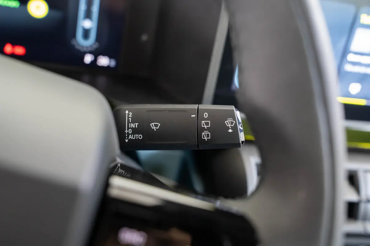 La Prima 11 kW 44 kWh | Tot 8 Jaar Garantie | Navigatie | Camera | Stoel & Stuurverwarming | Verwarmd voorraam | Apple Carplay & Android Auto | Climate Controle |