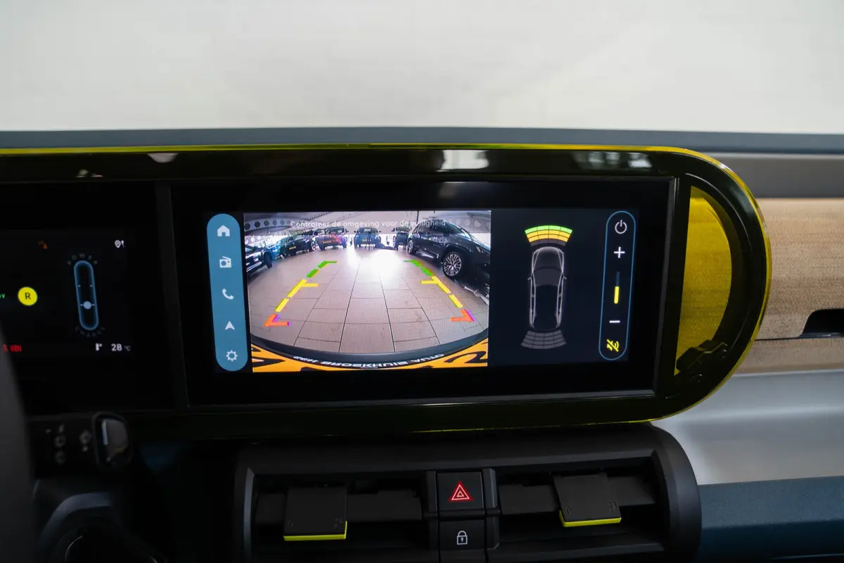La Prima 11 kW 44 kWh | Tot 8 Jaar Garantie | Navigatie | Camera | Stoel & Stuurverwarming | Verwarmd voorraam | Apple Carplay & Android Auto | Climate Controle |