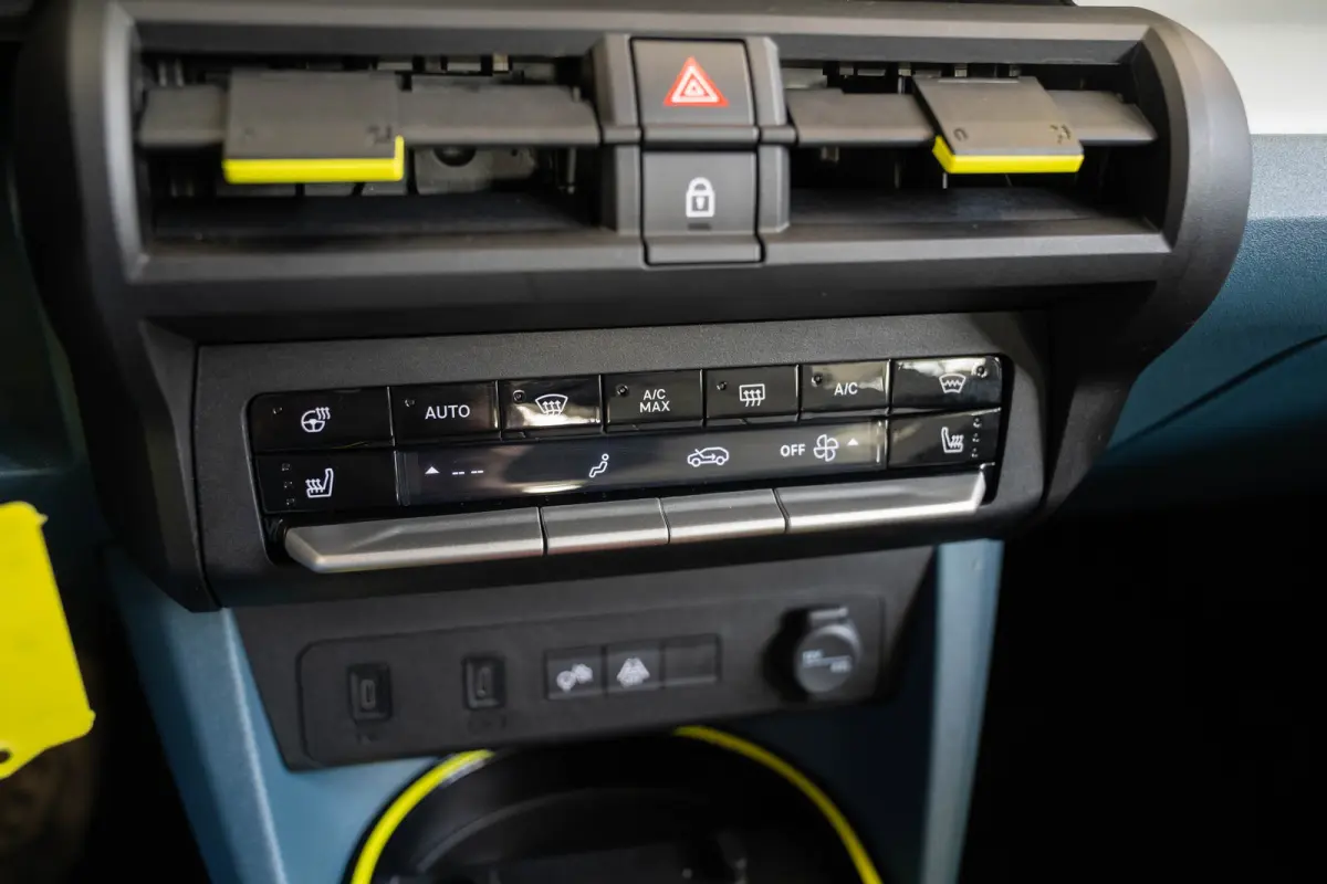 La Prima 11 kW 44 kWh | Tot 8 Jaar Garantie | Navigatie | Camera | Stoel & Stuurverwarming | Verwarmd voorraam | Apple Carplay & Android Auto | Climate Controle |