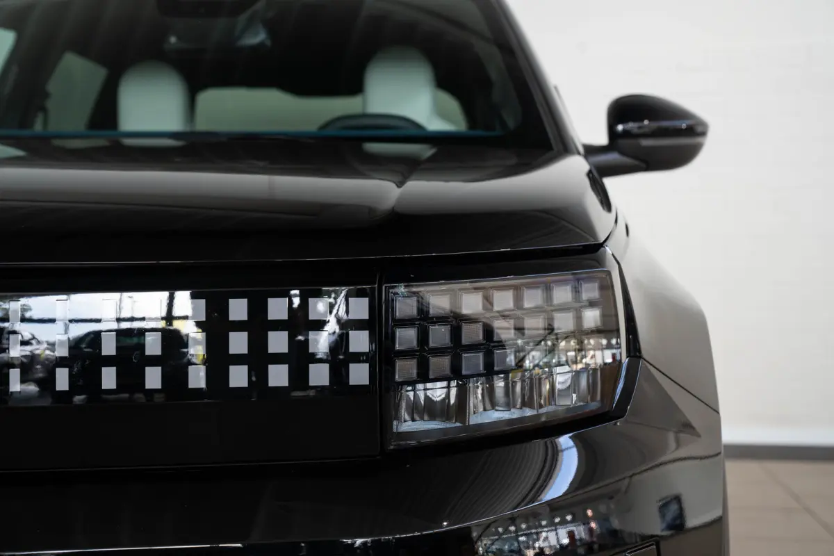 La Prima 11 kW 44 kWh | Tot 8 Jaar Garantie | Navigatie | Camera | Stoel & Stuurverwarming | Verwarmd voorraam | Apple Carplay & Android Auto | Climate Controle |