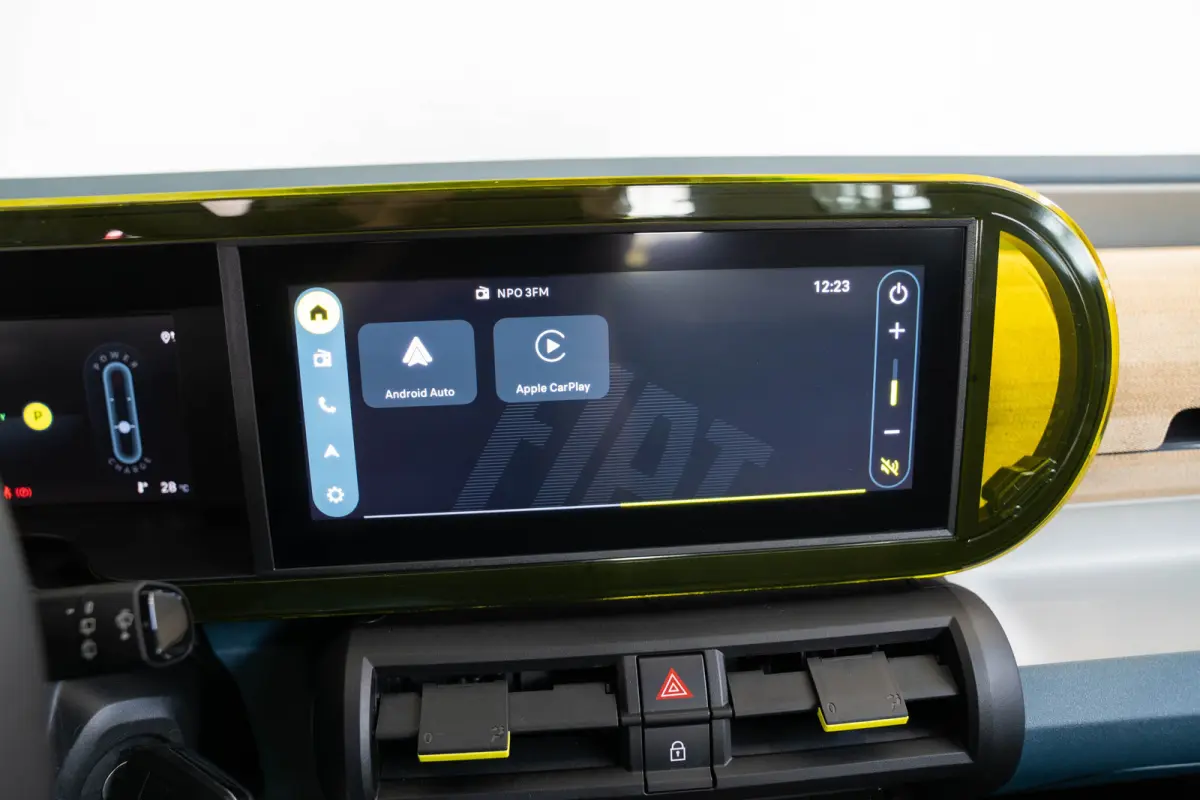 La Prima 11 kW 44 kWh | Tot 8 Jaar Garantie | Navigatie | Camera | Stoel & Stuurverwarming | Verwarmd voorraam | Apple Carplay & Android Auto | Climate Controle |