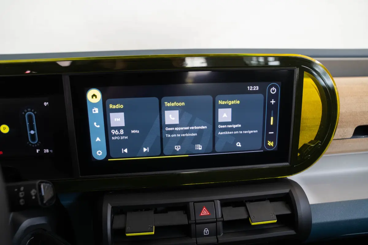 La Prima 11 kW 44 kWh | Tot 8 Jaar Garantie | Navigatie | Camera | Stoel & Stuurverwarming | Verwarmd voorraam | Apple Carplay & Android Auto | Climate Controle |