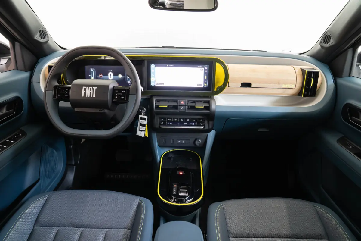 La Prima 11 kW 44 kWh | Tot 8 Jaar Garantie | Navigatie | Camera | Stoel & Stuurverwarming | Verwarmd voorraam | Apple Carplay & Android Auto | Climate Controle |