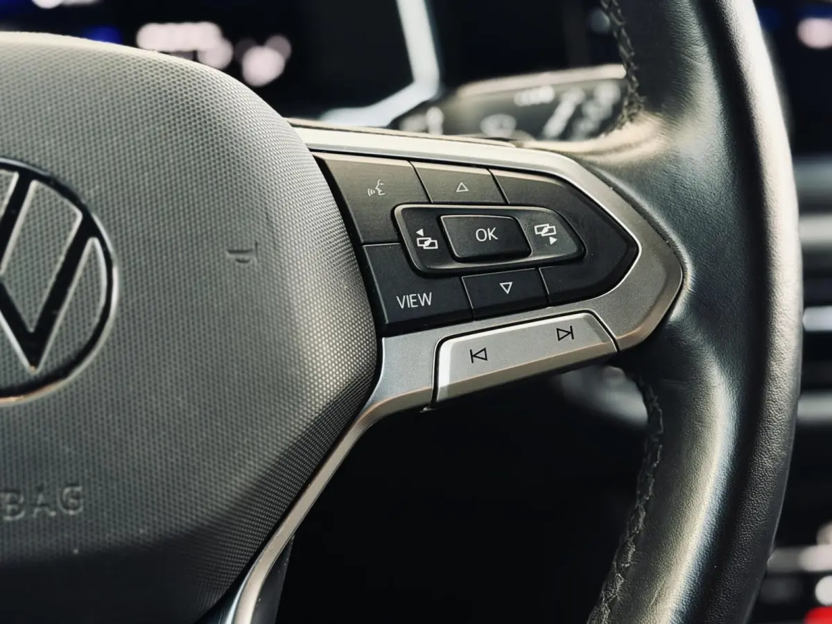 1.0 TSI R-Line I.Q|Keyless|Camera|ACC