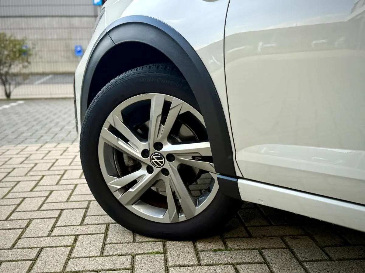 1.0 TSI R-Line I.Q|Keyless|Camera|ACC