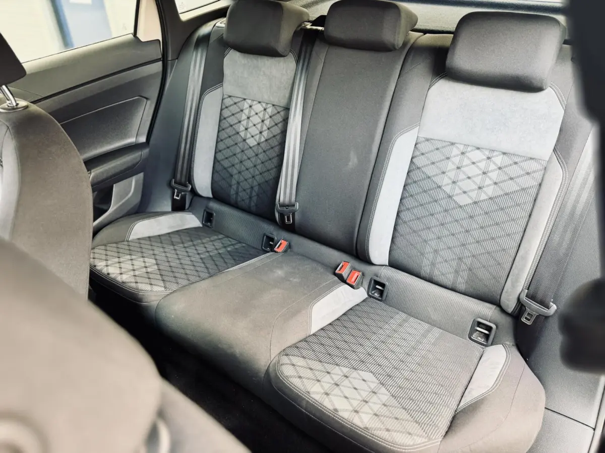 1.0 TSI R-Line I.Q|Keyless|Camera|ACC