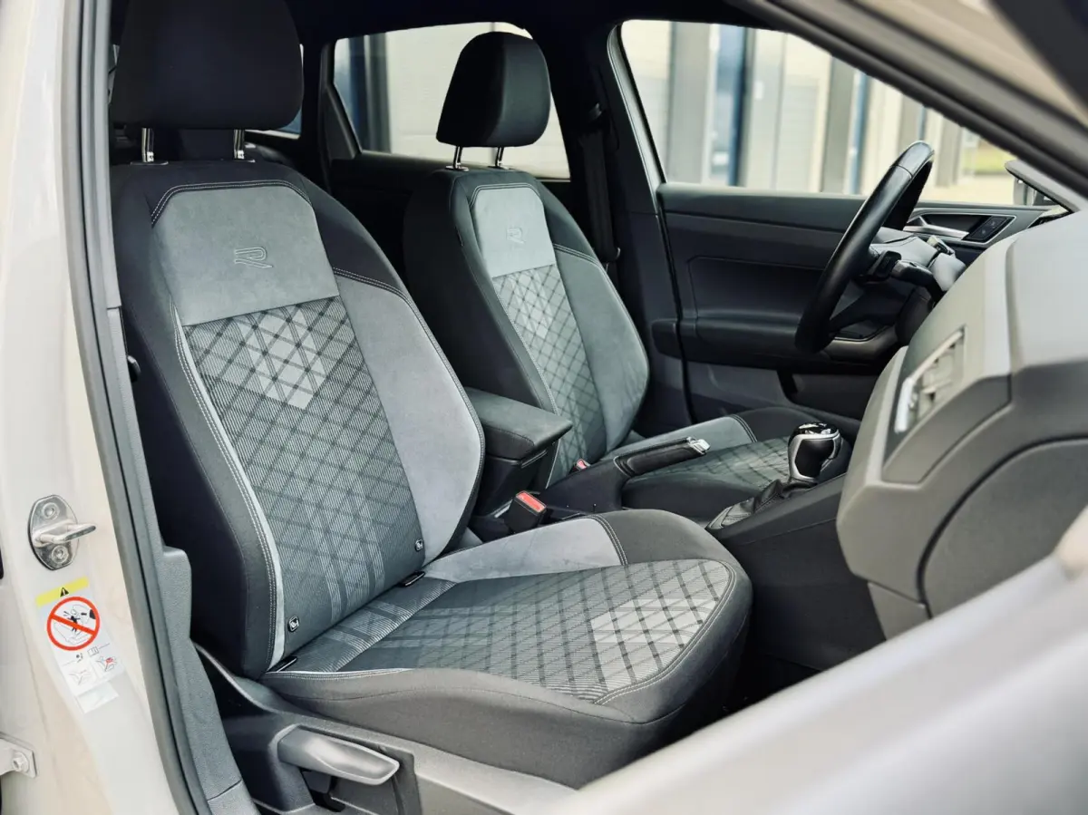 1.0 TSI R-Line I.Q|Keyless|Camera|ACC