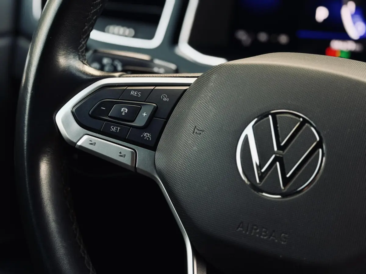 1.0 TSI R-Line I.Q|Keyless|Camera|ACC