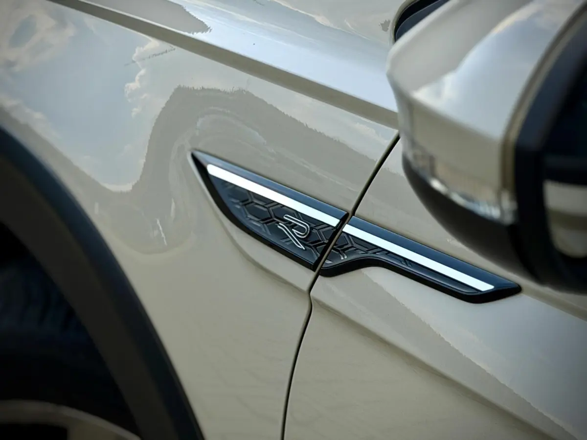 1.0 TSI R-Line I.Q|Keyless|Camera|ACC