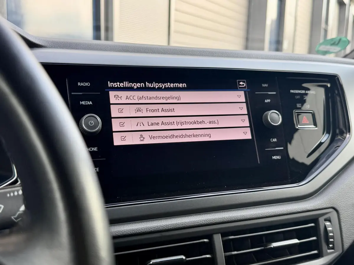 1.0 TSI R-Line I.Q|Keyless|Camera|ACC
