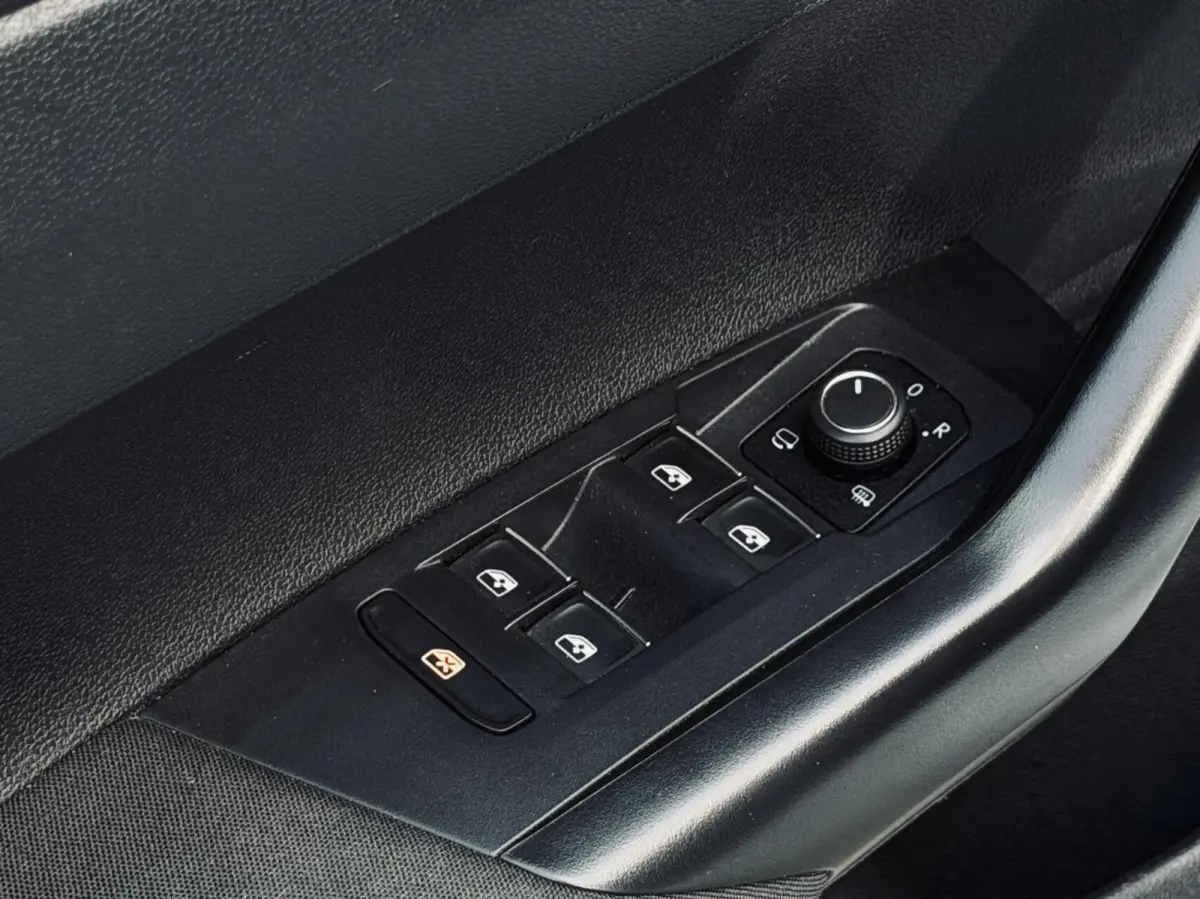 1.0 TSI R-Line I.Q|Keyless|Camera|ACC