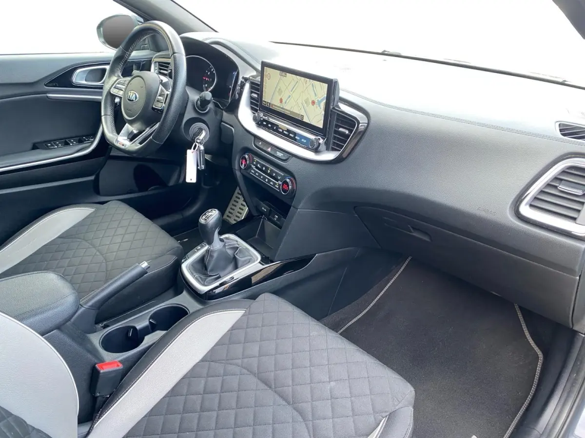 1.0 T-GDi GT-Line Edition | Climate control | Navigatie | Parkeercamera | Cruise control | Line-assist |