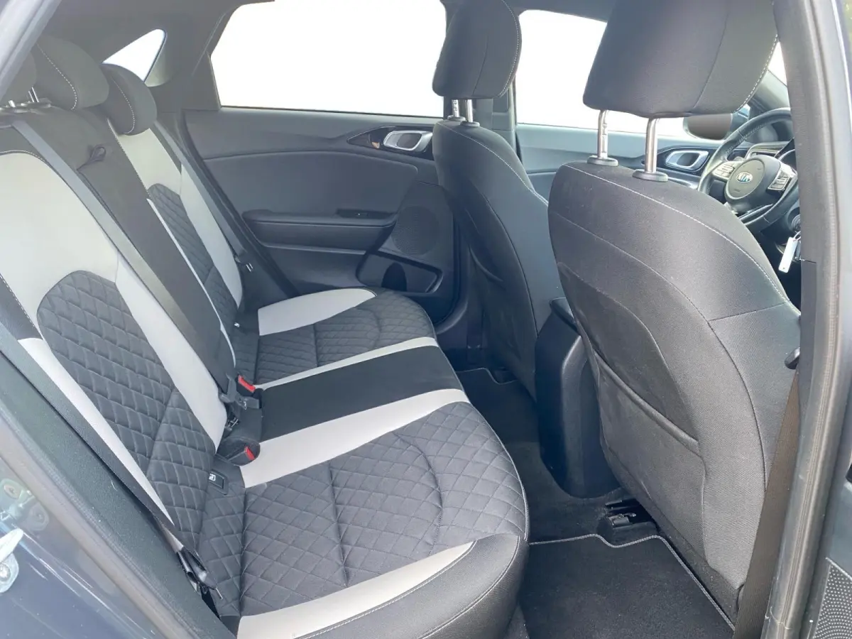 1.0 T-GDi GT-Line Edition | Climate control | Navigatie | Parkeercamera | Cruise control | Line-assist |