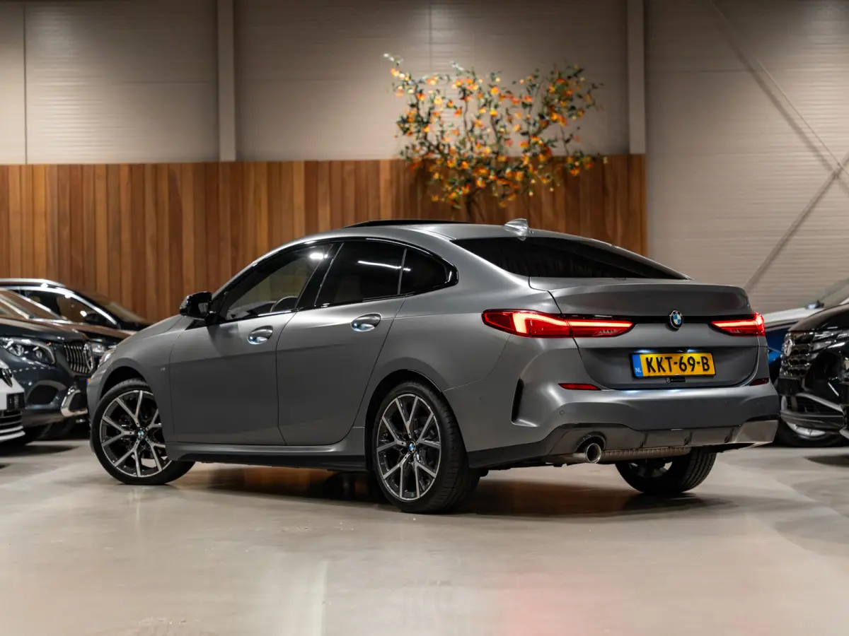 218i M-Sport Executive Edition, Pano, Digi Dash, Apple Carplay, Android Auto, Navi, Ambiënte Light, Cam