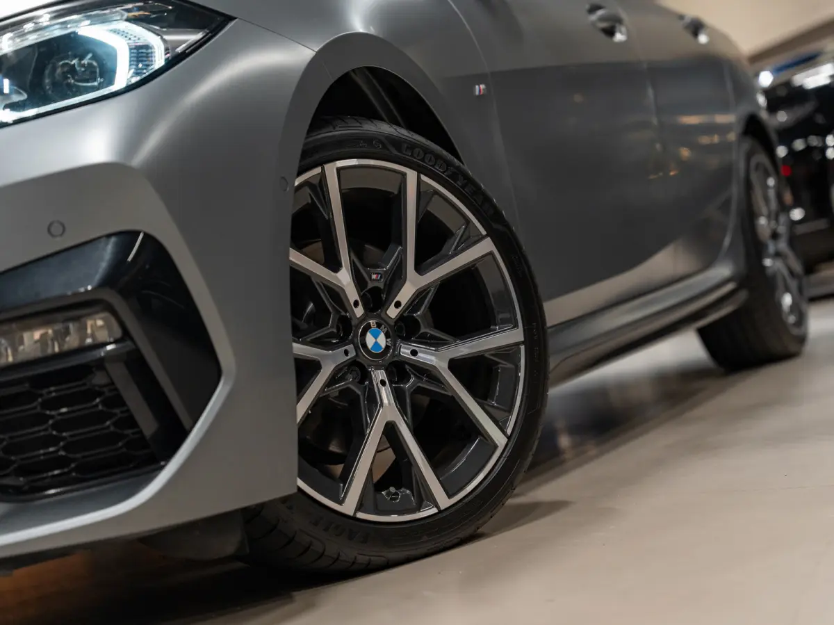 218i M-Sport Executive Edition, Pano, Digi Dash, Apple Carplay, Android Auto, Navi, Ambiënte Light, Cam