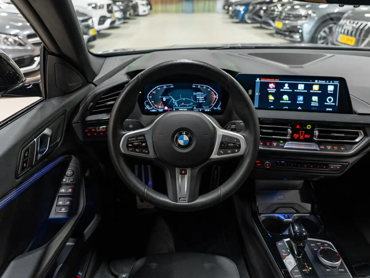 218i M-Sport Executive Edition, Pano, Digi Dash, Apple Carplay, Android Auto, Navi, Ambiënte Light, Cam