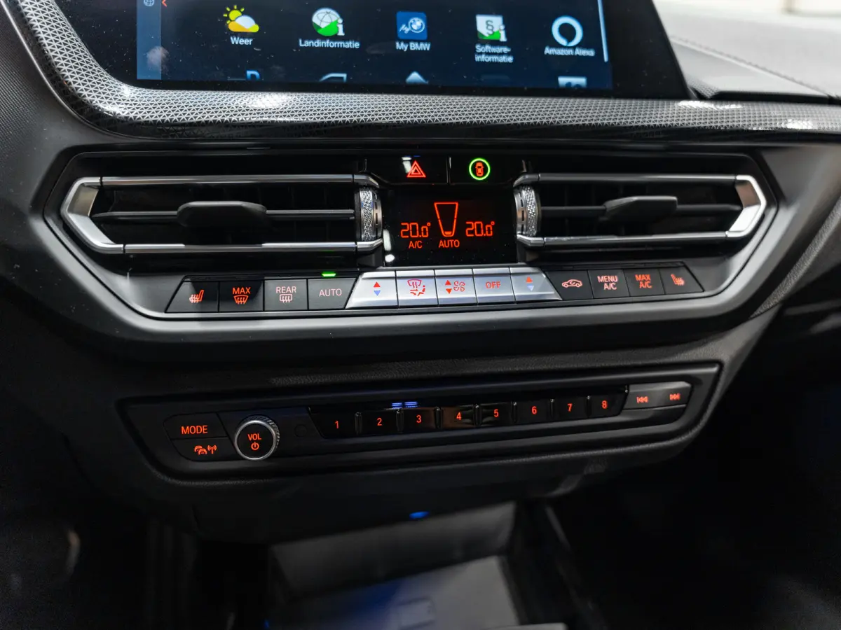 218i M-Sport Executive Edition, Pano, Digi Dash, Apple Carplay, Android Auto, Navi, Ambiënte Light, Cam